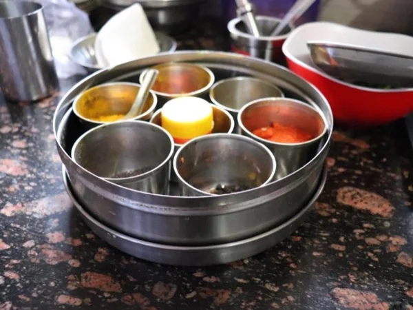 Udaipur: Half Day Indian Food Cooking Class with Meals