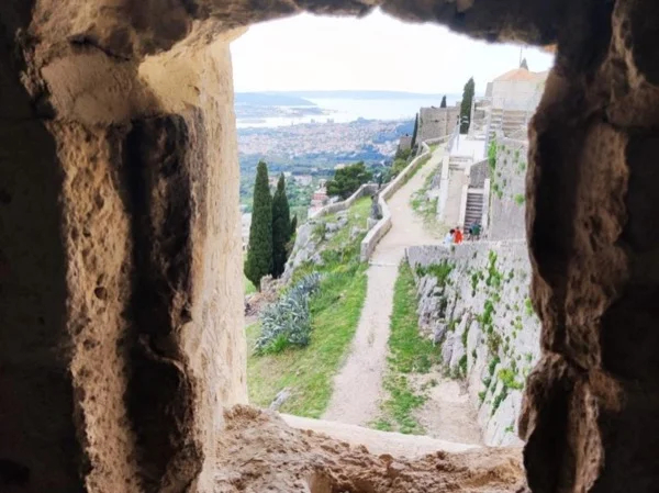 Legends of the Past: Conquer Klis Fortress and Unveil Vranjača Cave