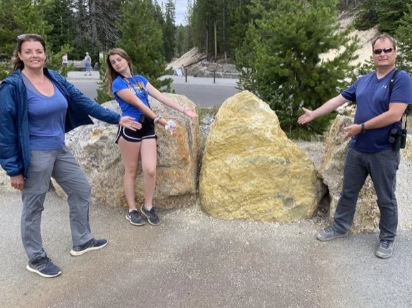 2-Day Yellowstone Lower Loop Tour - Stay in West Yellowstone