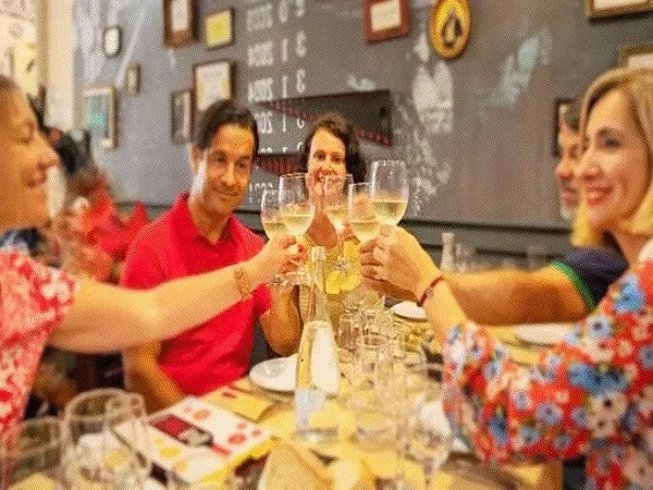 Sights and Food&Wine pairing in Lisbon with Guide-Sommelier Half Day Tour