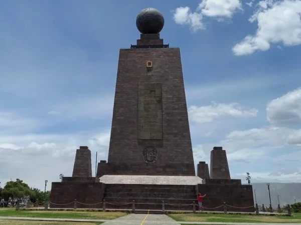 Middle of the World, Museums and Pululahua Crater