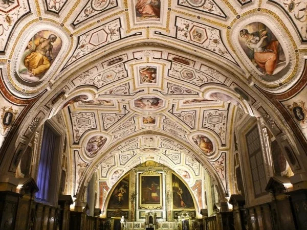 Naples: Renaissance Tour with your Local Art Historian