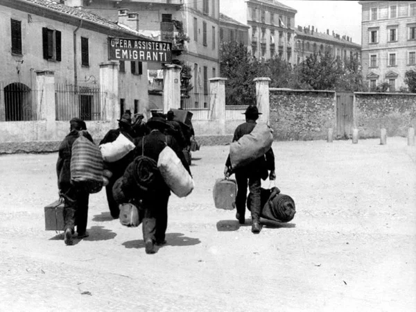 Find Your Origins: Back to your Ancestors' Roots in Italy with your Guide and Driver included