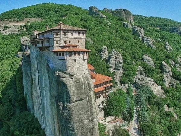 Delphi and Meteora 2 Days Trip from Athens