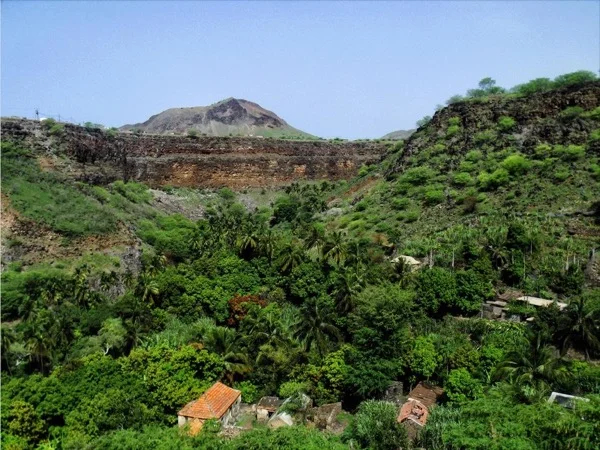 Santiago Island: Half Day Calabaceira Valley Hike & Tour to Cidade Velha