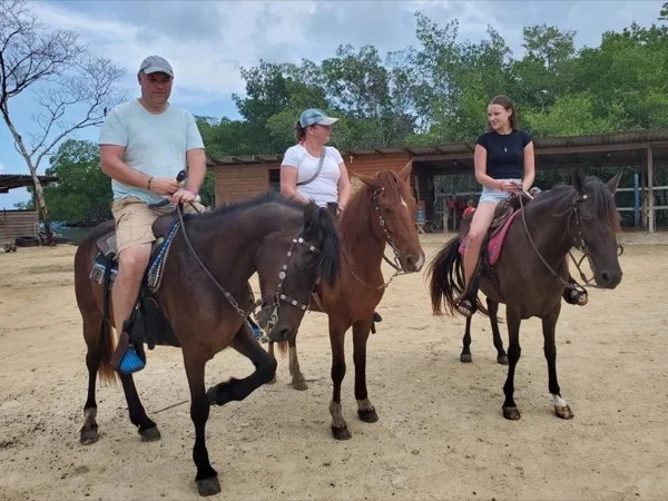 Half Day Horseback ride and Glass bottom boat