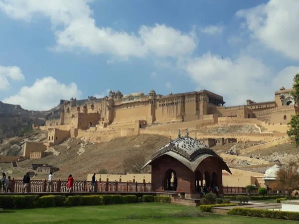 Discover The Wonder of Golden Triangle! - 3-Day tour with Local Guide