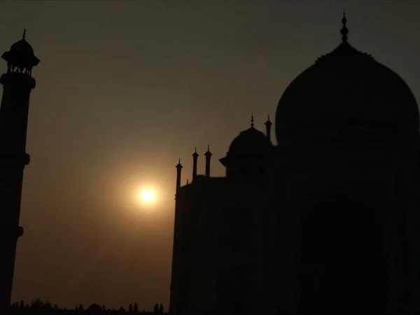 Sunrise Tour of Taj Mahal