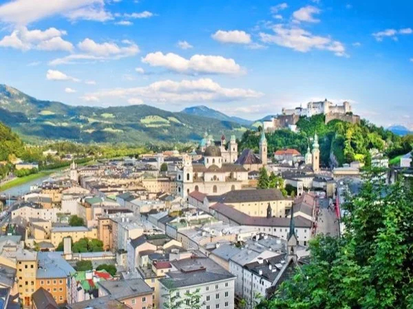 Private customized day trip to Salzburg from Linz/Passau for cruise guests
