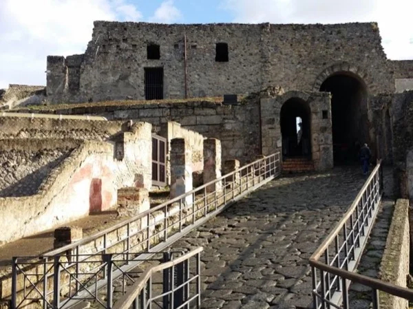 Private tour of Pompeii and Herculaneum in one day