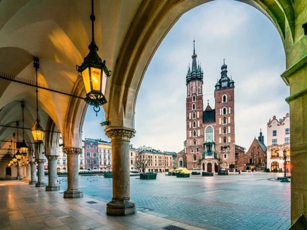 Old Town and Jewish Quarter Krakow - half day walking city tour