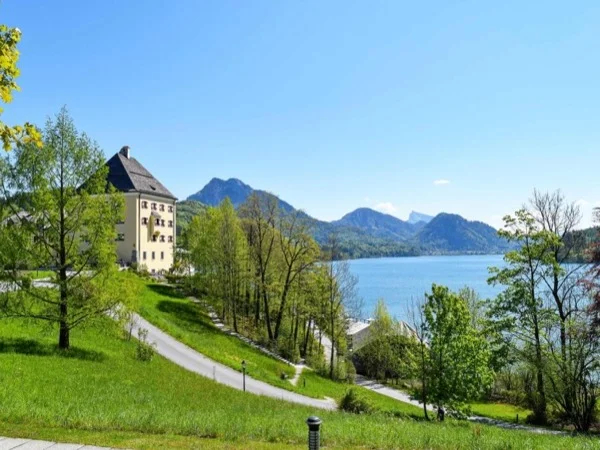 Hallstatt and the Lake District from Salzburg - Full Day