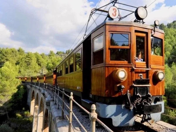 Discover Soller by the island's famous old train