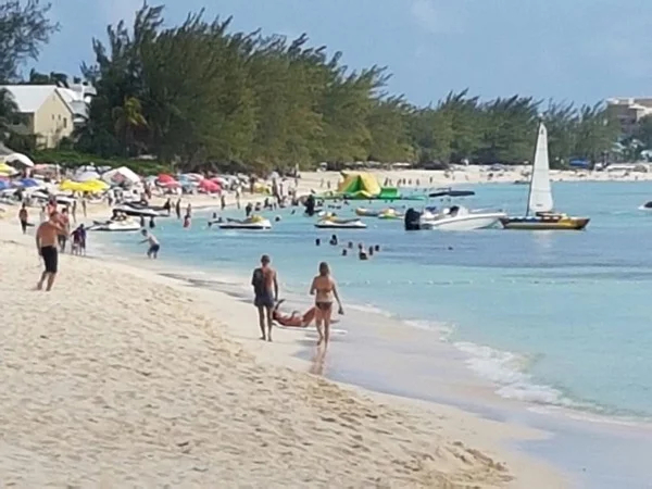 Seven Mile Beach Getaway Private Tour