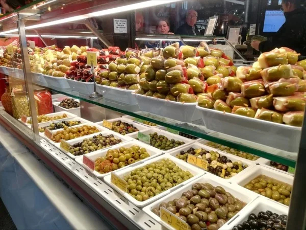 Wine and Tapas Experiencie at Historical Restaurants, and Taverns of Madrid Old Section