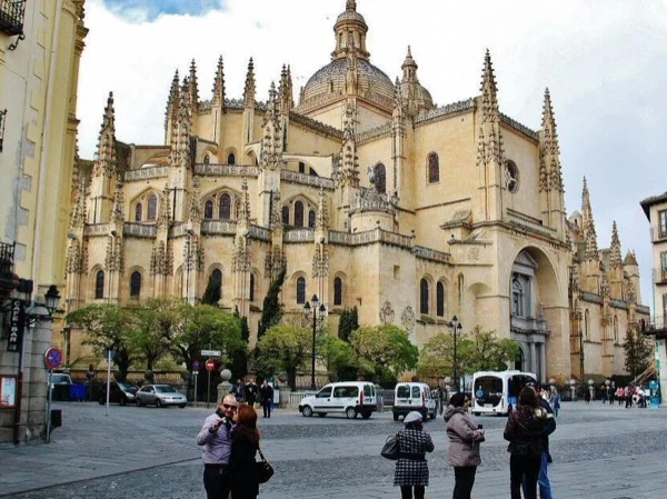 Segovia half day City Tour, from Madrid taking the High Speed Train