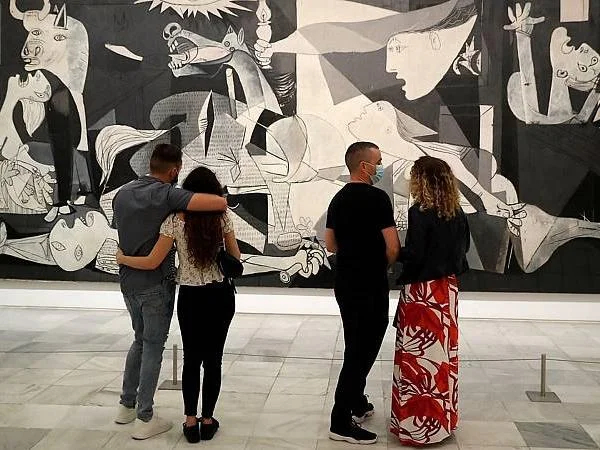Reina Sofia and GuerniKa Private Tour