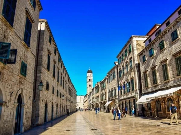 Highlights & Curiosities Private Old Town Tour