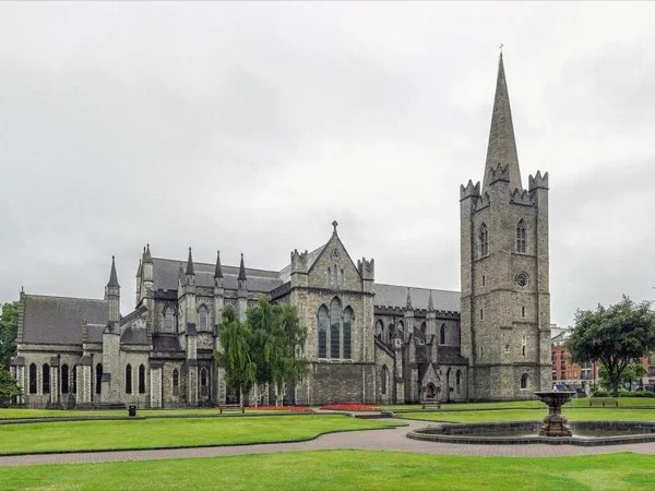 Christchurch & St Patrick Cathedrals and City Walking Tour of Dublin - Private Expert Guide