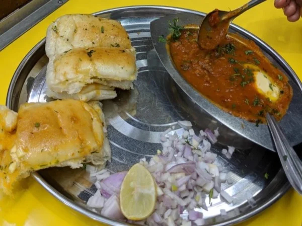 Quick bites tour on Mumbai Streets