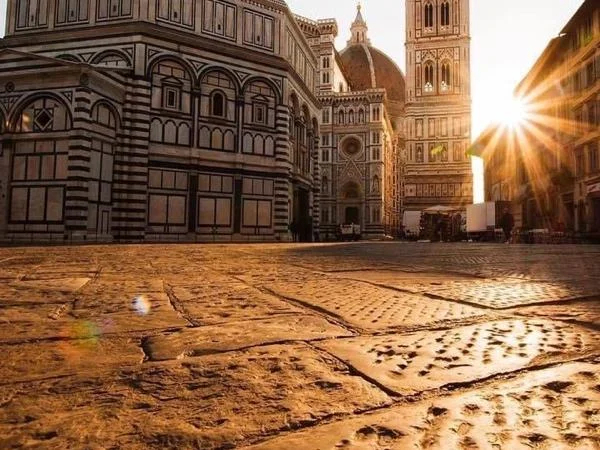 Florence at the Sunrise (Aussi en Français)