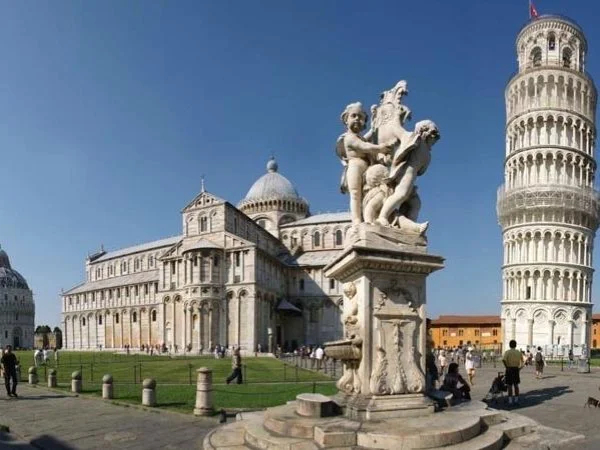 V.I.P Shore Excursion from Livorno to Florence and Pisa - By Car max 3 ppl.(Aussi en Français)