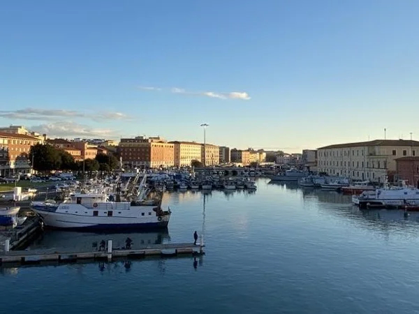 Orientation Private Walking Guided Tour - Livorno, from the Old Fortress to the food market