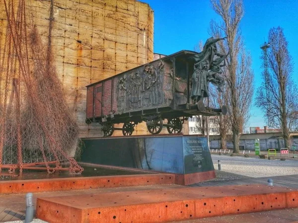 Below the Shadow of the Red Star - A Half day Budapest Tour