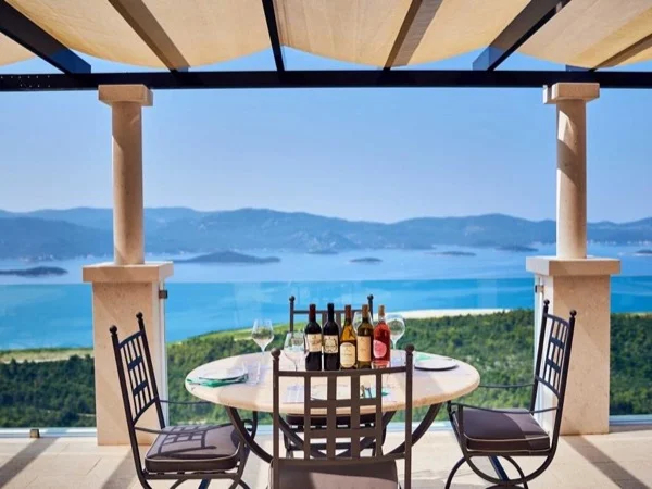 Day Trip Korčula with Wine Tasting and Authentic Lunch