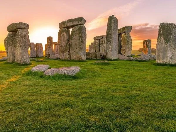 Stonehenge and Windsor Castle in one day : Private Driving Tour