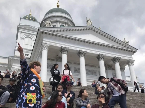 Private Helsinki City Walking Tour and Sauna Experience