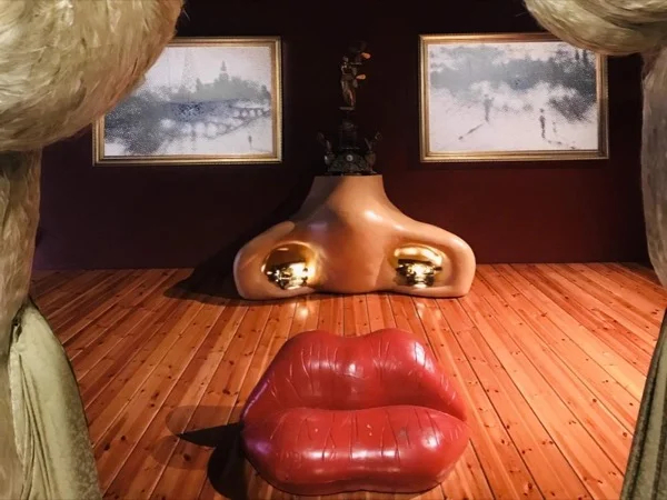 Dive into Dali's surrealist mind