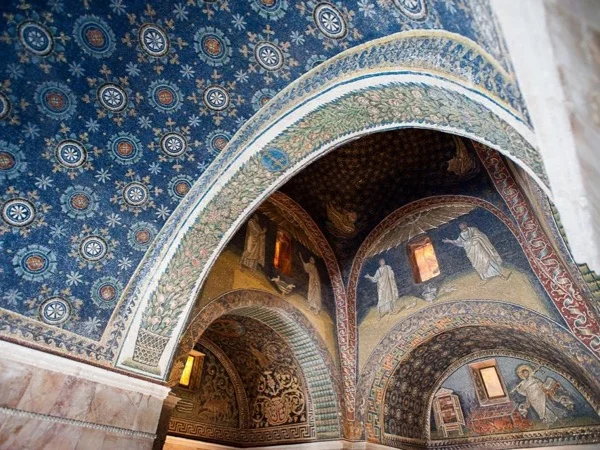 Ravenna's Golden Soul, visit 3 UNESCO buildings in 2 hours walking tour