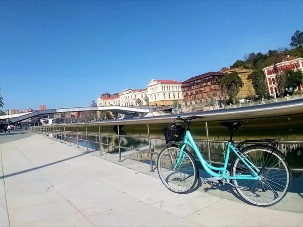 New and old Bilbao on a Private Bike tour