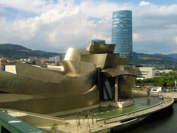 Private tour: Guggenheim, Bilbao and its surroundings