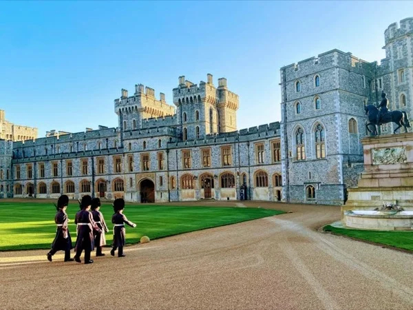 Windsor & the Castle: private tour from London or LHR airport with entry & driver~guide in an executive vehicle