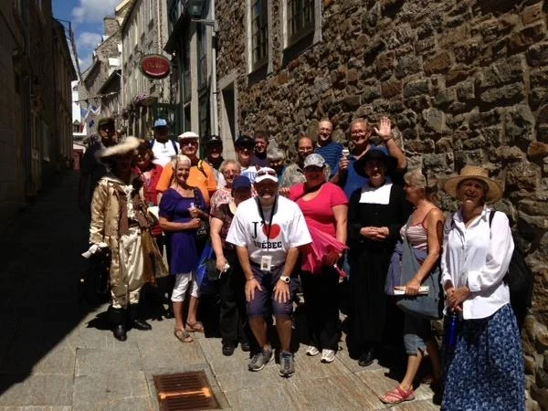 Alain's comedy tour : A Québec tour filled with visits, stories and laughs!