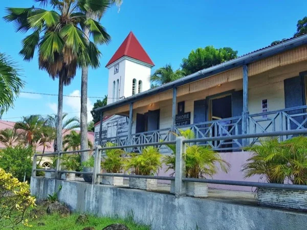 Live in "Death in Paradise" Private Tour