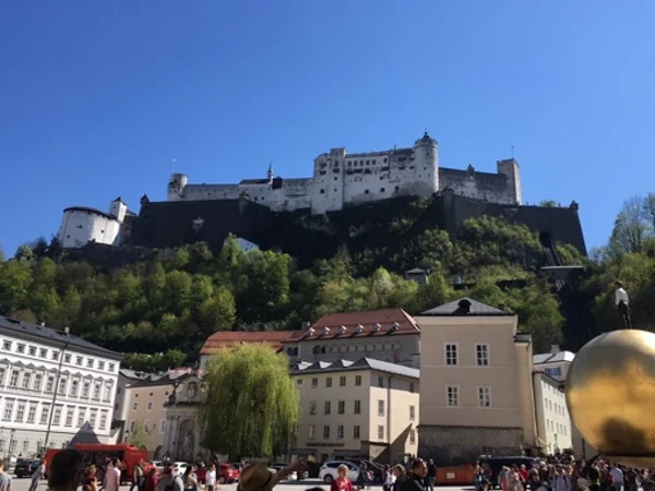 4 Hour Walking Tour in Salzbourg with a visit of the medieval Fortress.