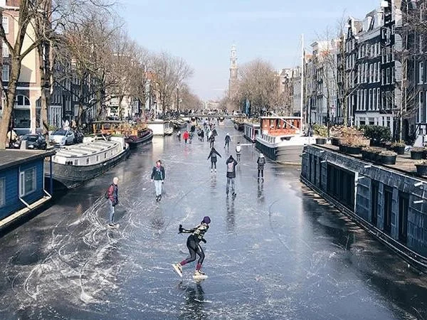Amsterdam in Winter: Discover with Warmth