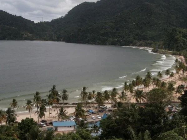 The Beaches - Maracas/ Las Cuevas Beach - Water for the Soul