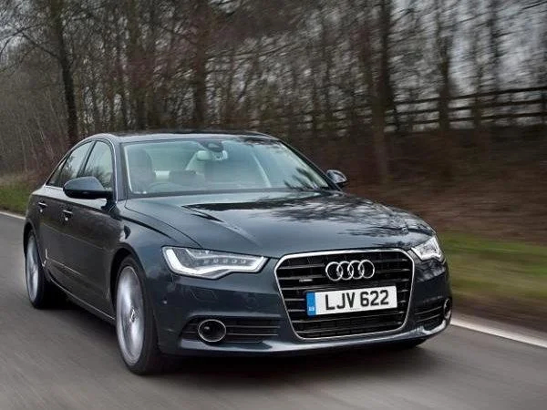 Luxury Mercedes or BMW Car : Delhi-Agra-Delhi, 02 days.