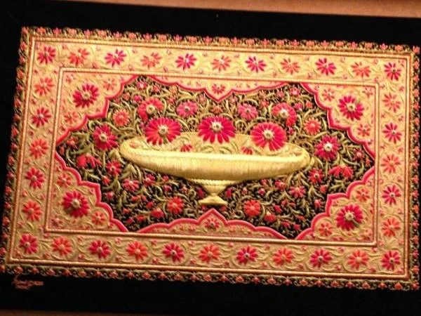 Shopping Tour: Taj Mahal Private Tour with local souvenir and crafts arts.
