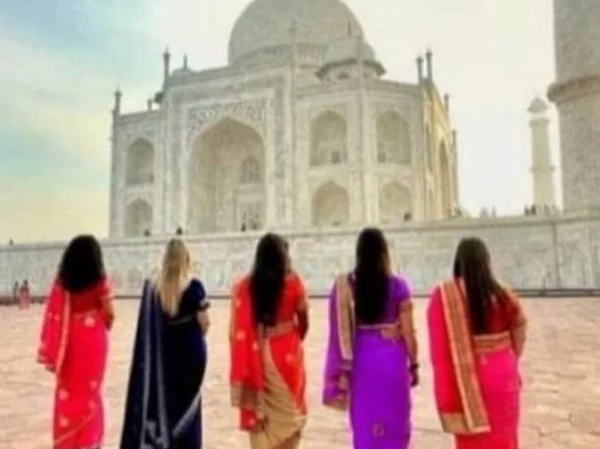 Taj Mahal Tour With Best Photos By Professional Photographer.