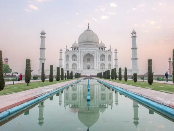 The beautiful Taj Mahal! - tour from Delhi