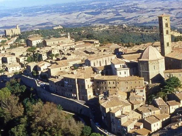 The fascinating Volterra in a half day tour