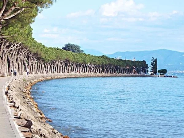 Sirmione and lake Garda from Verona