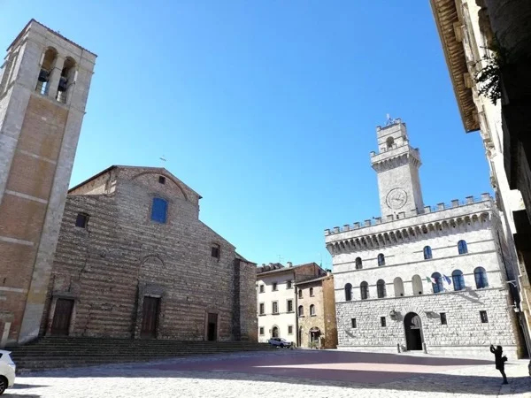 Montepulciano walking tour & wine tasting