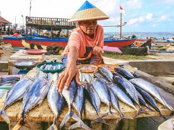 Enjoy the tastes of Balinese Traditional Seafood, Private Tour