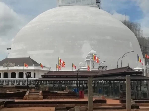 Ancient Kingdoms Tour in Colombo with East Coast Beaches